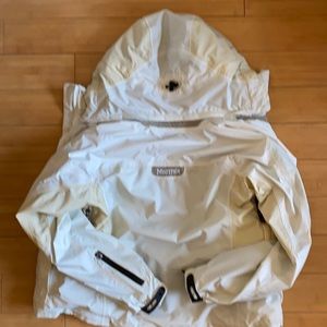 Marmot Women’s ski/weatherproof jacket